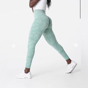 NVGTN Sage Green Camo Seamless Leggings